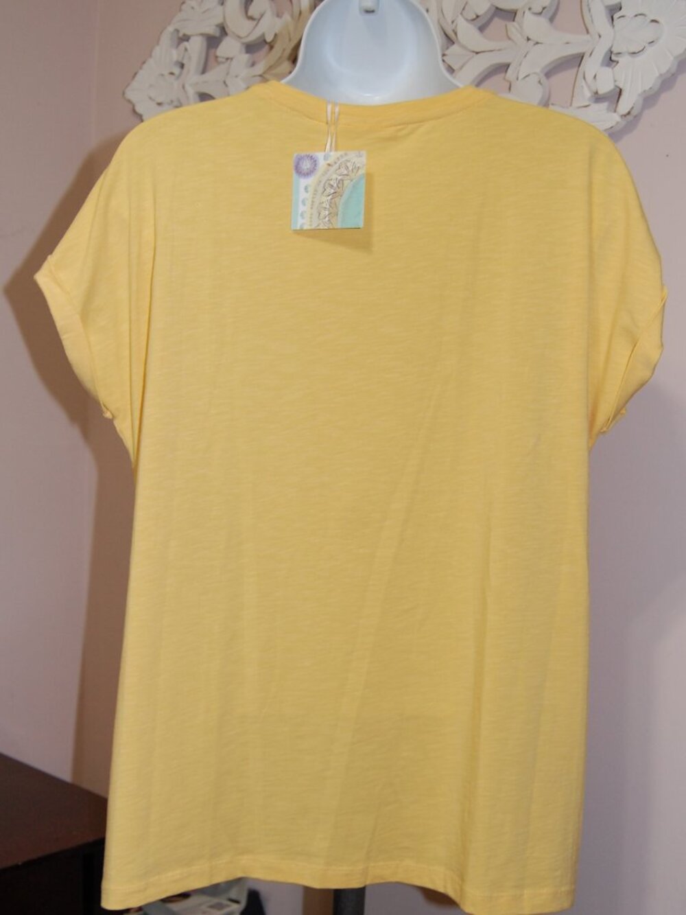 NWT, roll sleeve, yellow T - Picture 6 of 9
